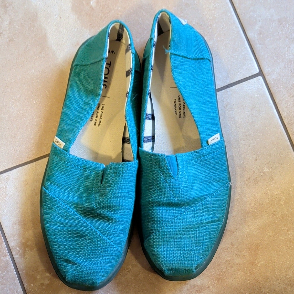 TOMS Women's Vibrant Blue Slip-On Flats